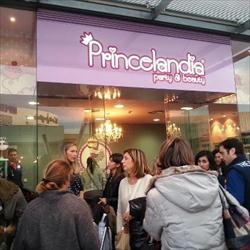 Este fim de semana ele abriu Princelandia Puerto Venecia em Zaragoza... Muito giro