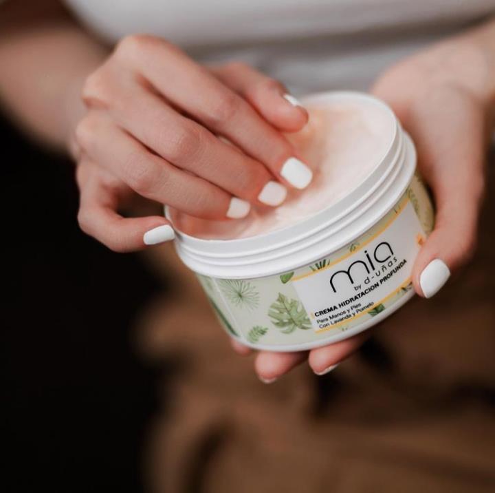 Conheça a gama de produtos D-unhas
