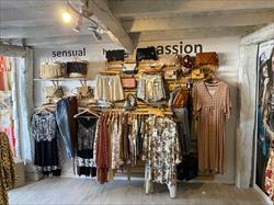 CAY VILLE É A MARCA DE MODA QUE TANTO SE FALA