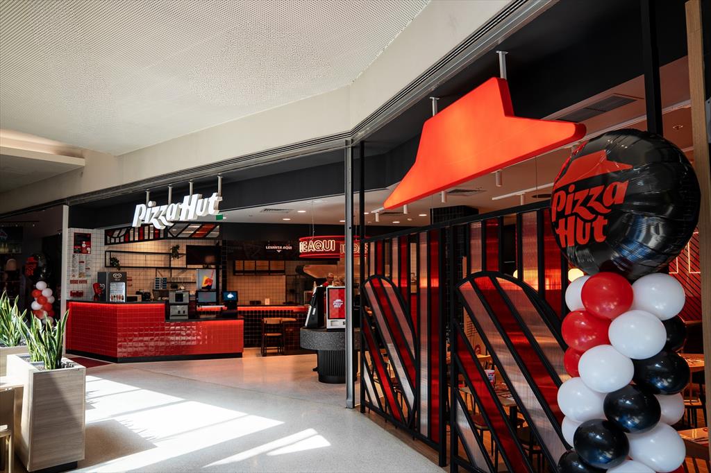 PIZZA HUT ABRE NOVO RESTAURANTE NO MIRA MAIA SHOPPING COM EXPERIÊNCIA FÁCIL, SIMPLES, RÁPIDA E MODERNA