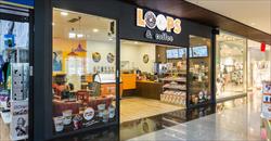 Loops And Coffee é um franchising com um conceito de cafetaria americana, um conceito diferenciador onde juntamos o melhor café com divertidos donuts de diferentes sabores, cores e recheios.