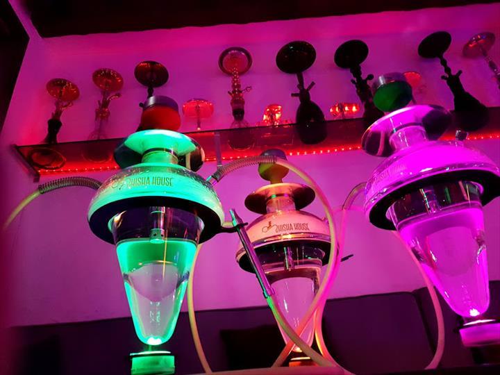Shisha House é um Cocktail & Shisha Bar,