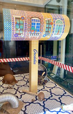 Loja da Arcádia da Rua do Almada, no Porto, vence concurso de melhor montra de São João 